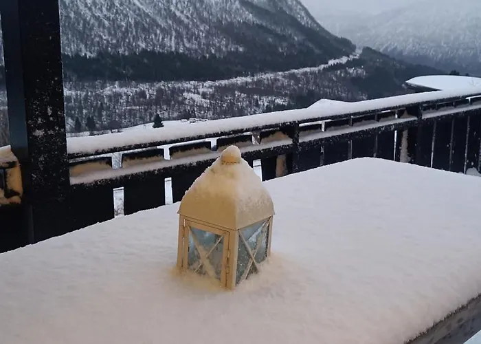 I Myrkdalen Helgatun