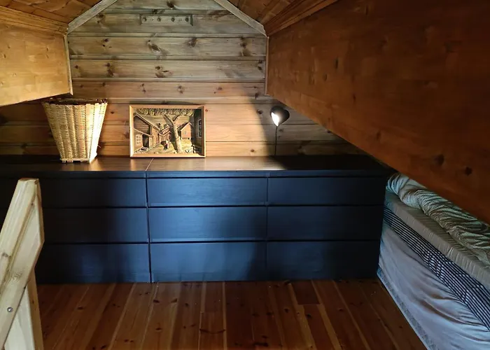 I Myrkdalen * Helgatun