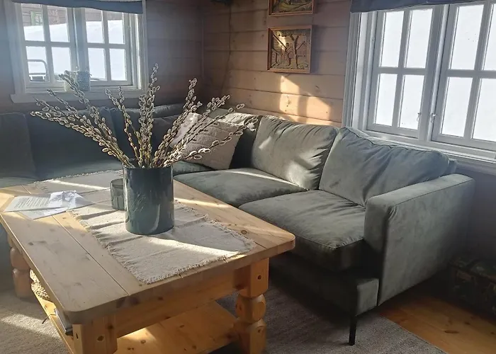 I Myrkdalen * Helgatun