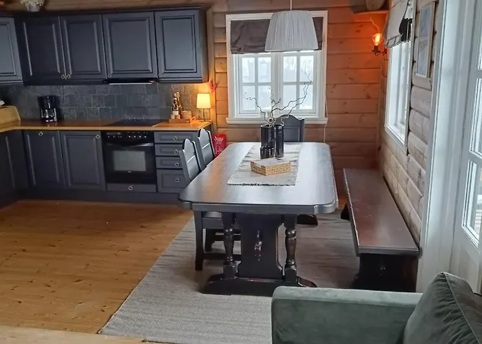 I Myrkdalen * Helgatun