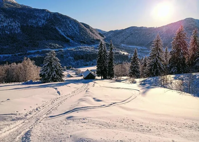 I Myrkdalen * Helgatun