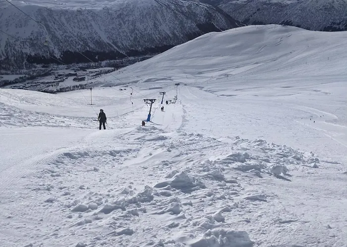 I Myrkdalen * Helgatun